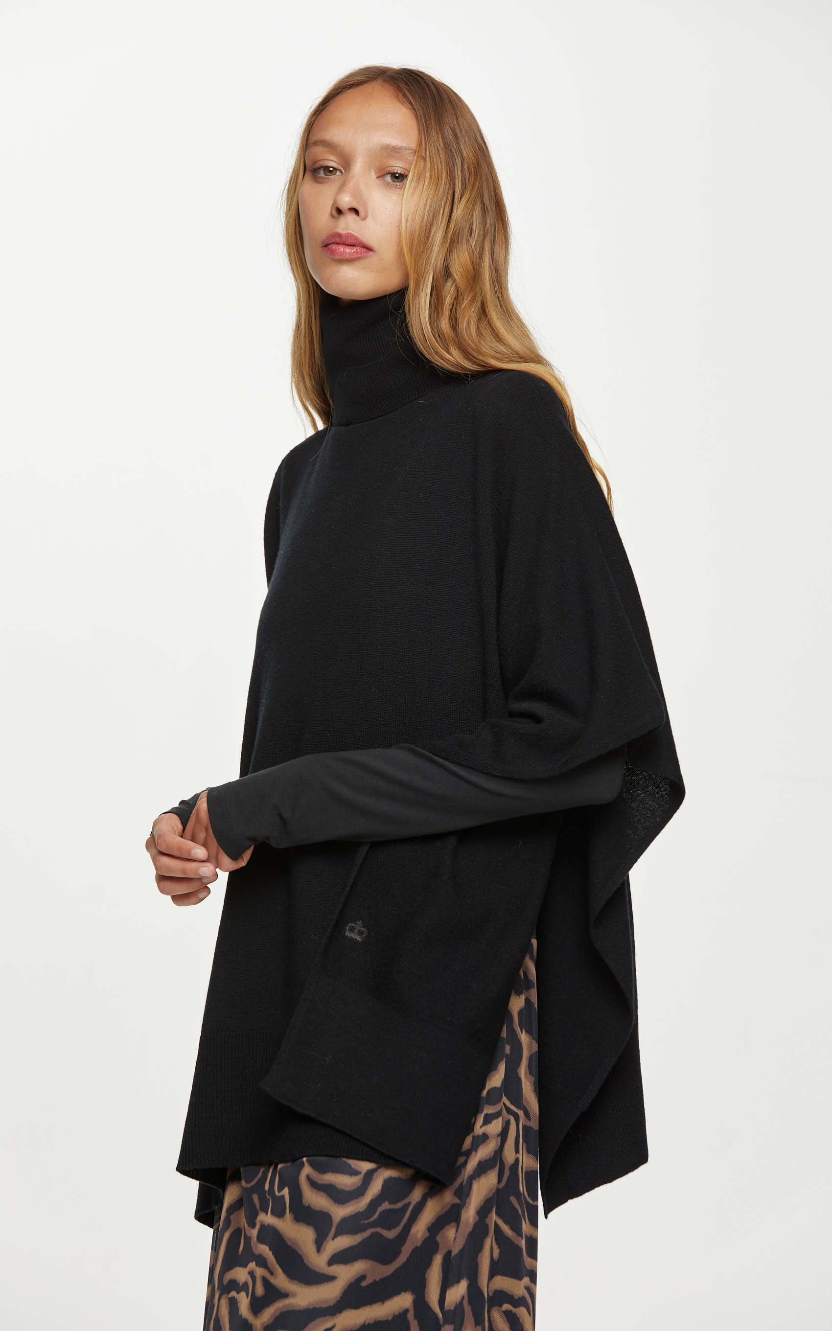 Poncho Negro
