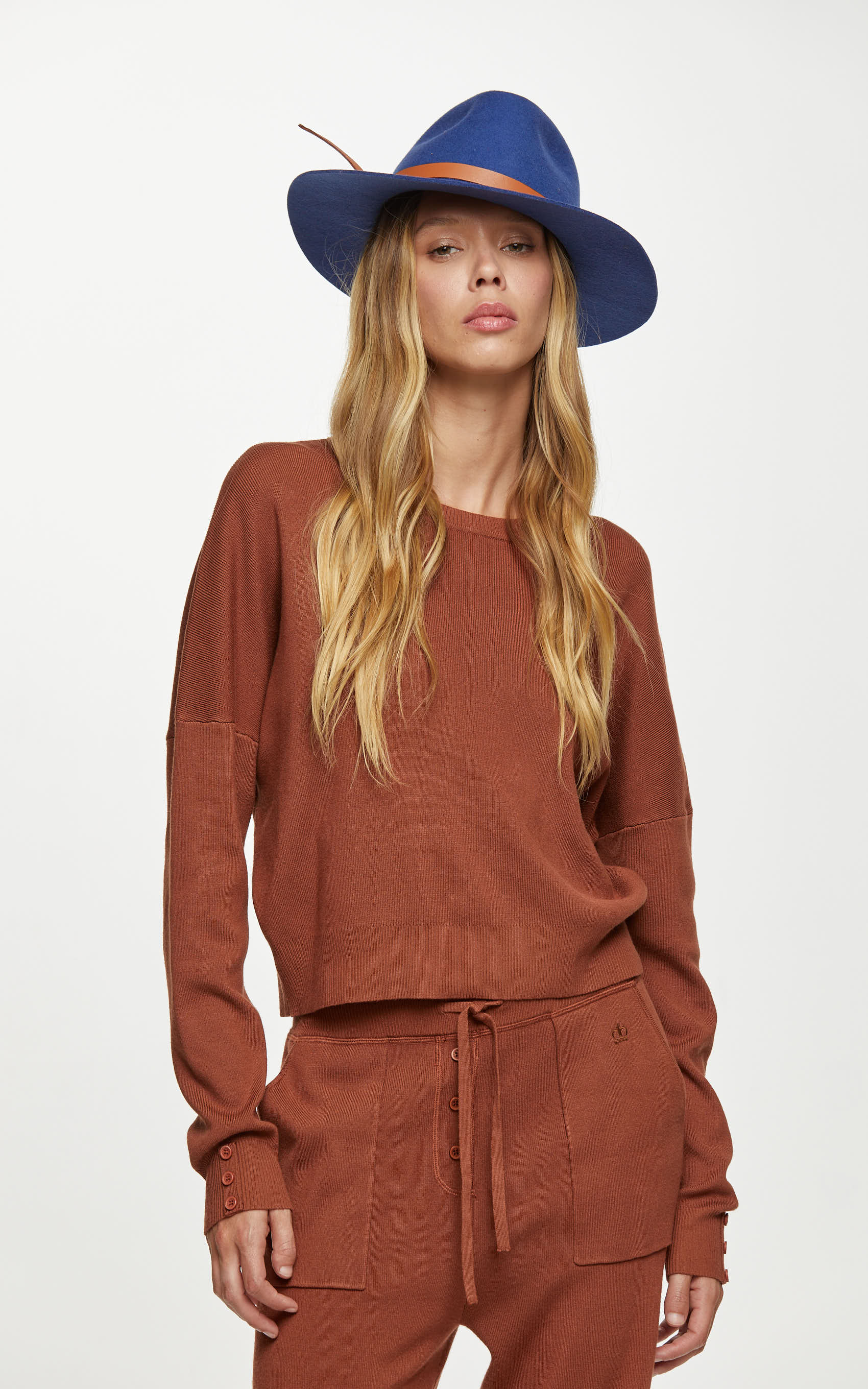 Sweater Chocolate