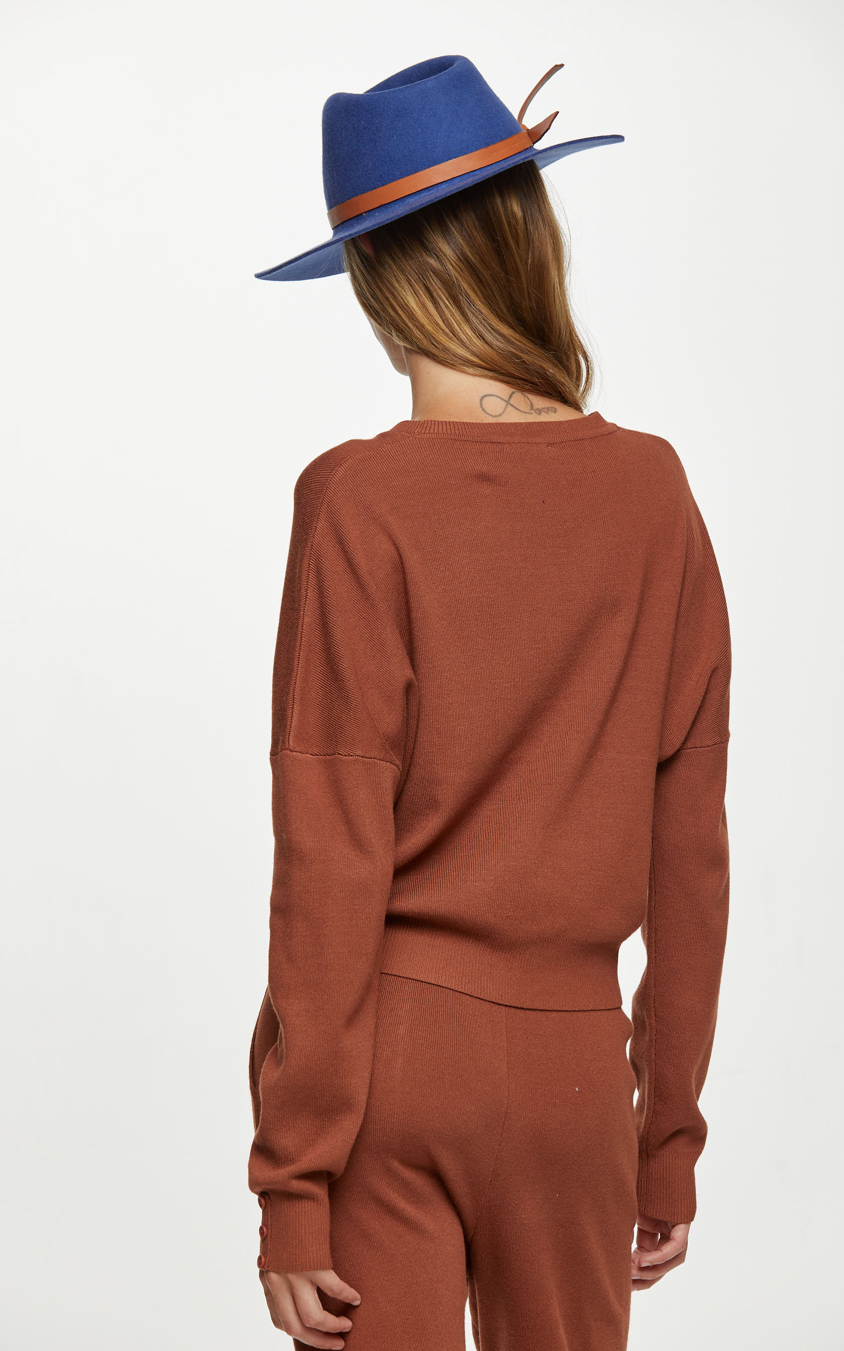 Sweater Chocolate