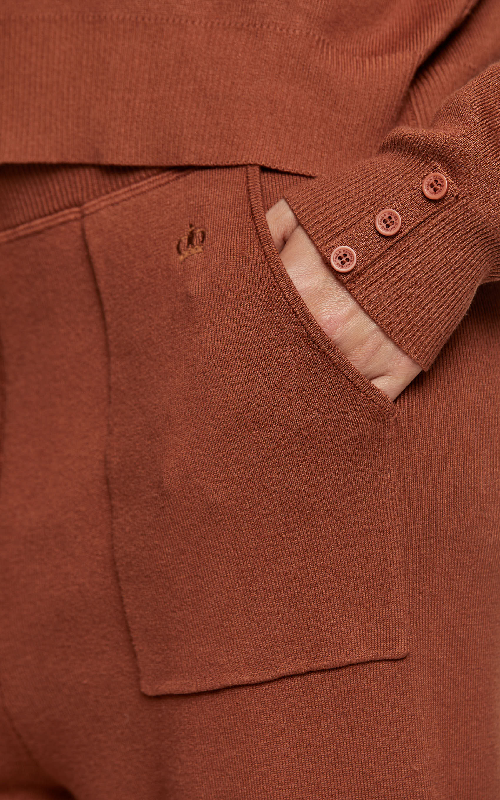 Sweater Chocolate