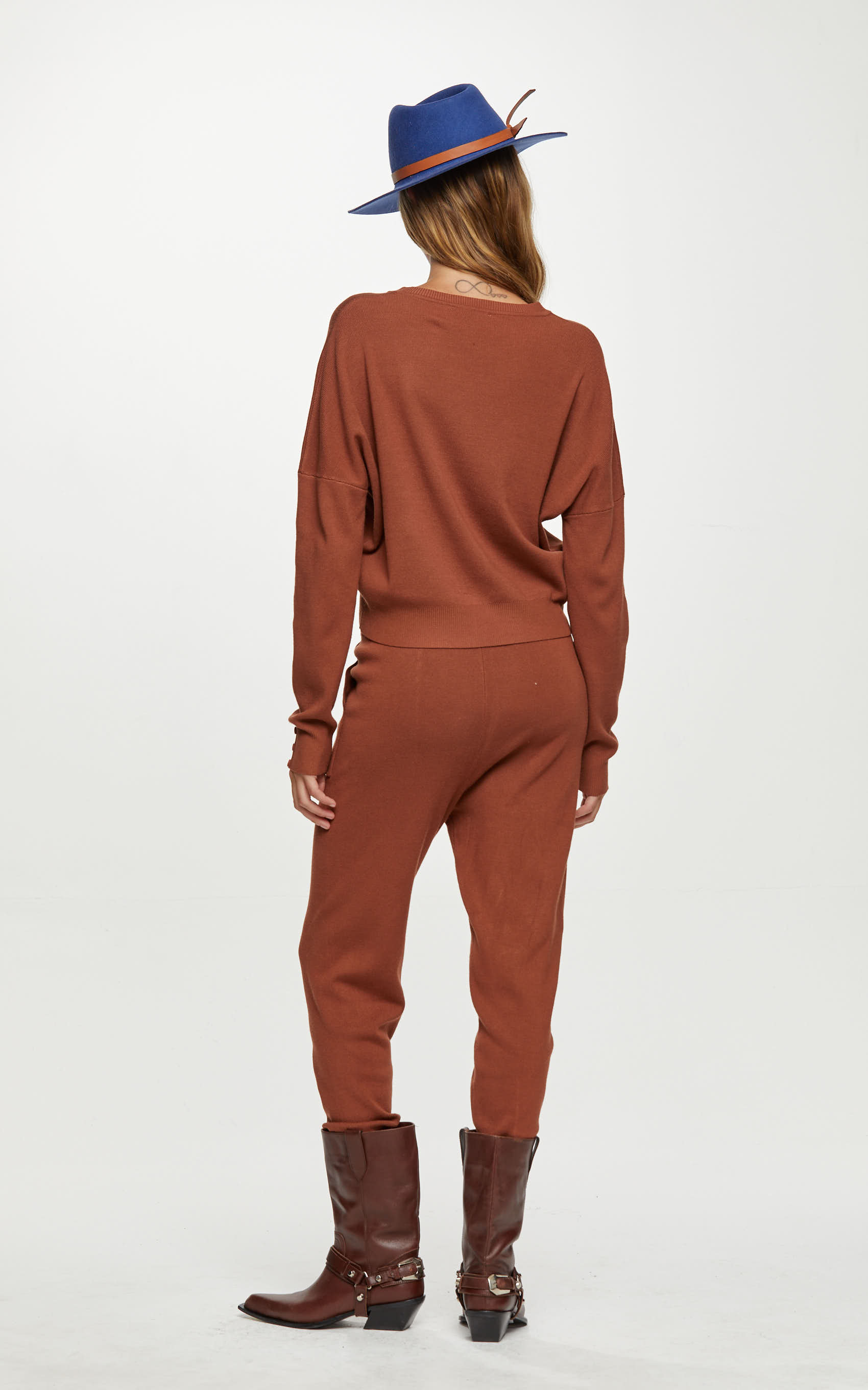 Sweater Chocolate