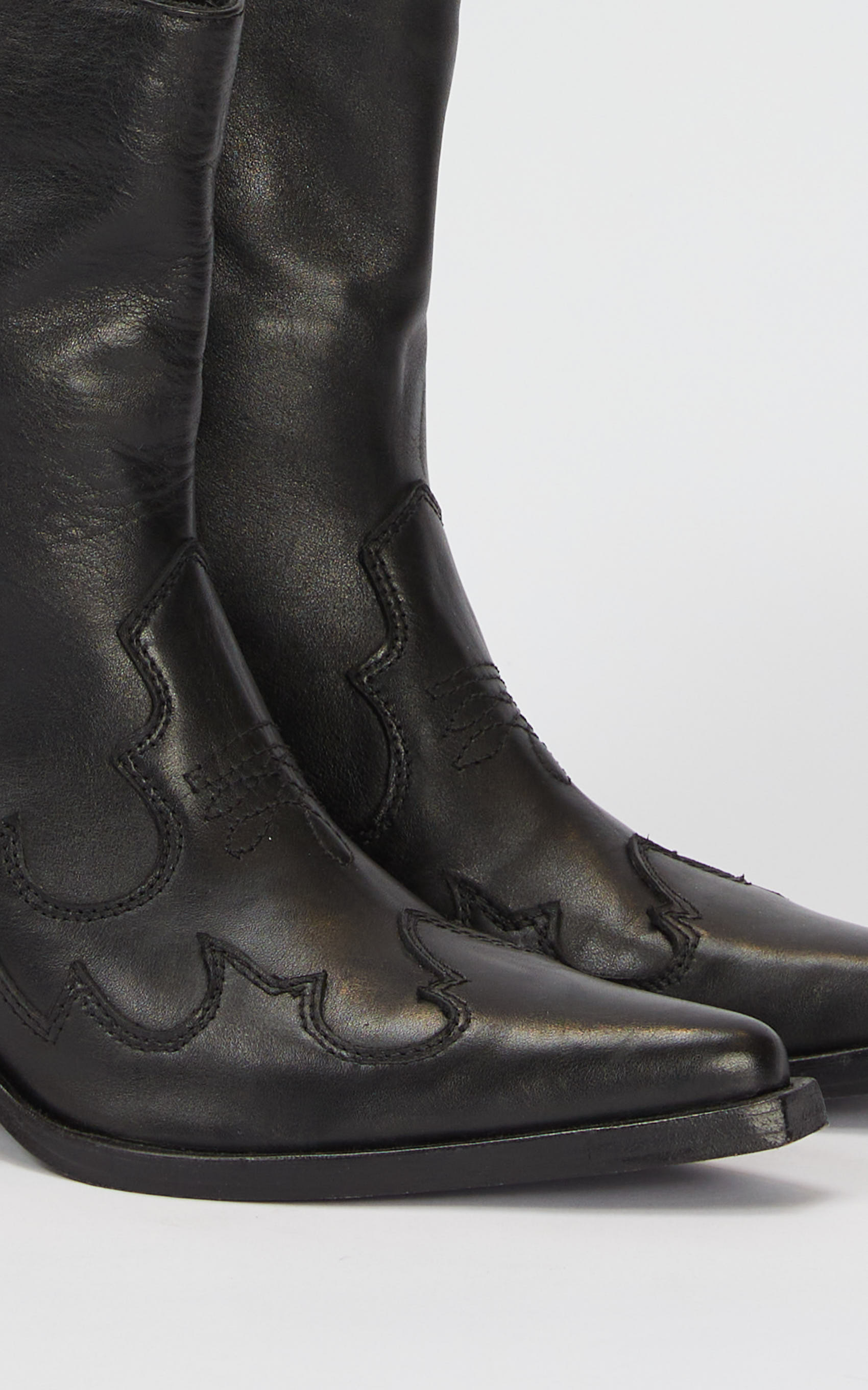 Bota Negro