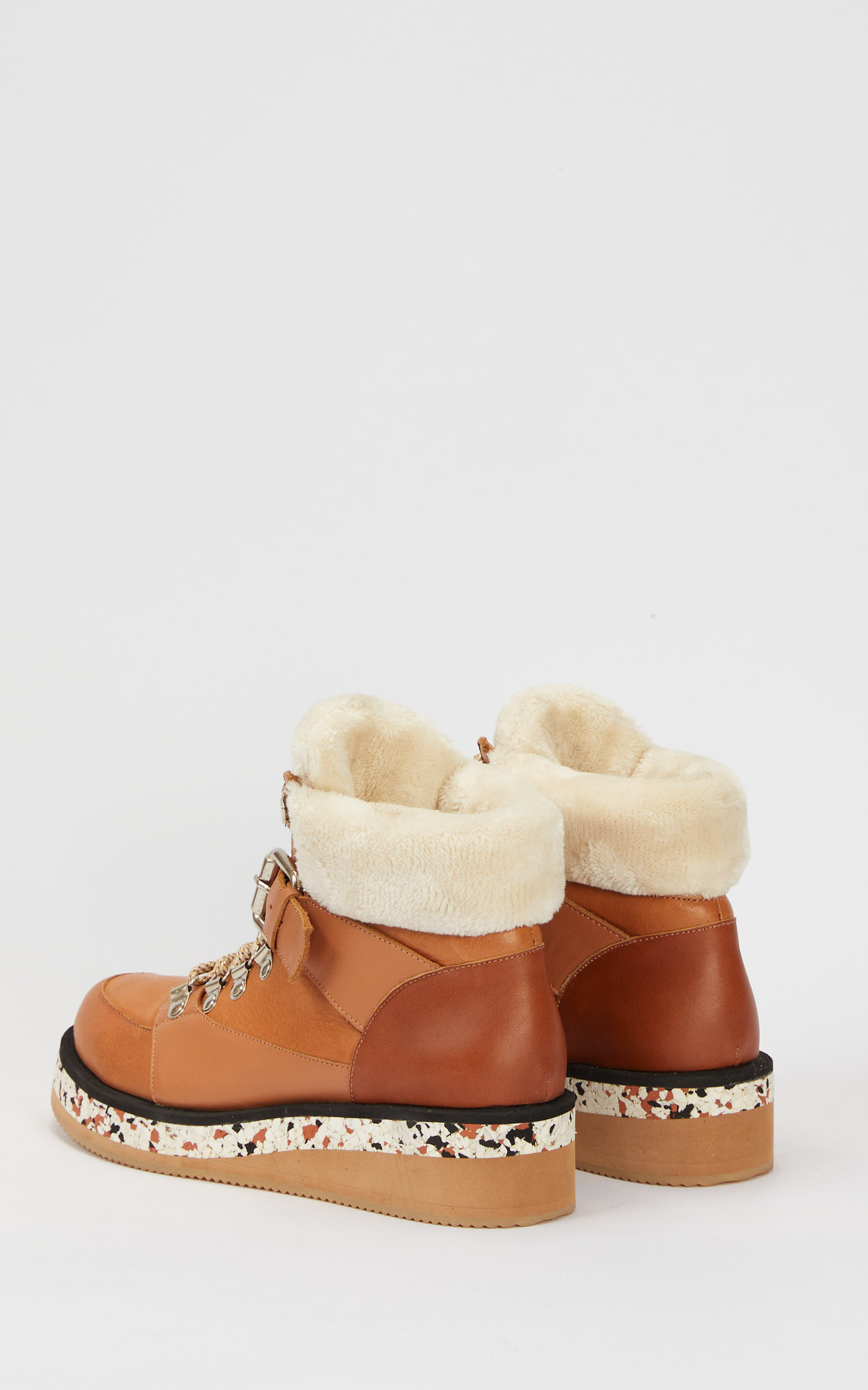 Borcego Camel