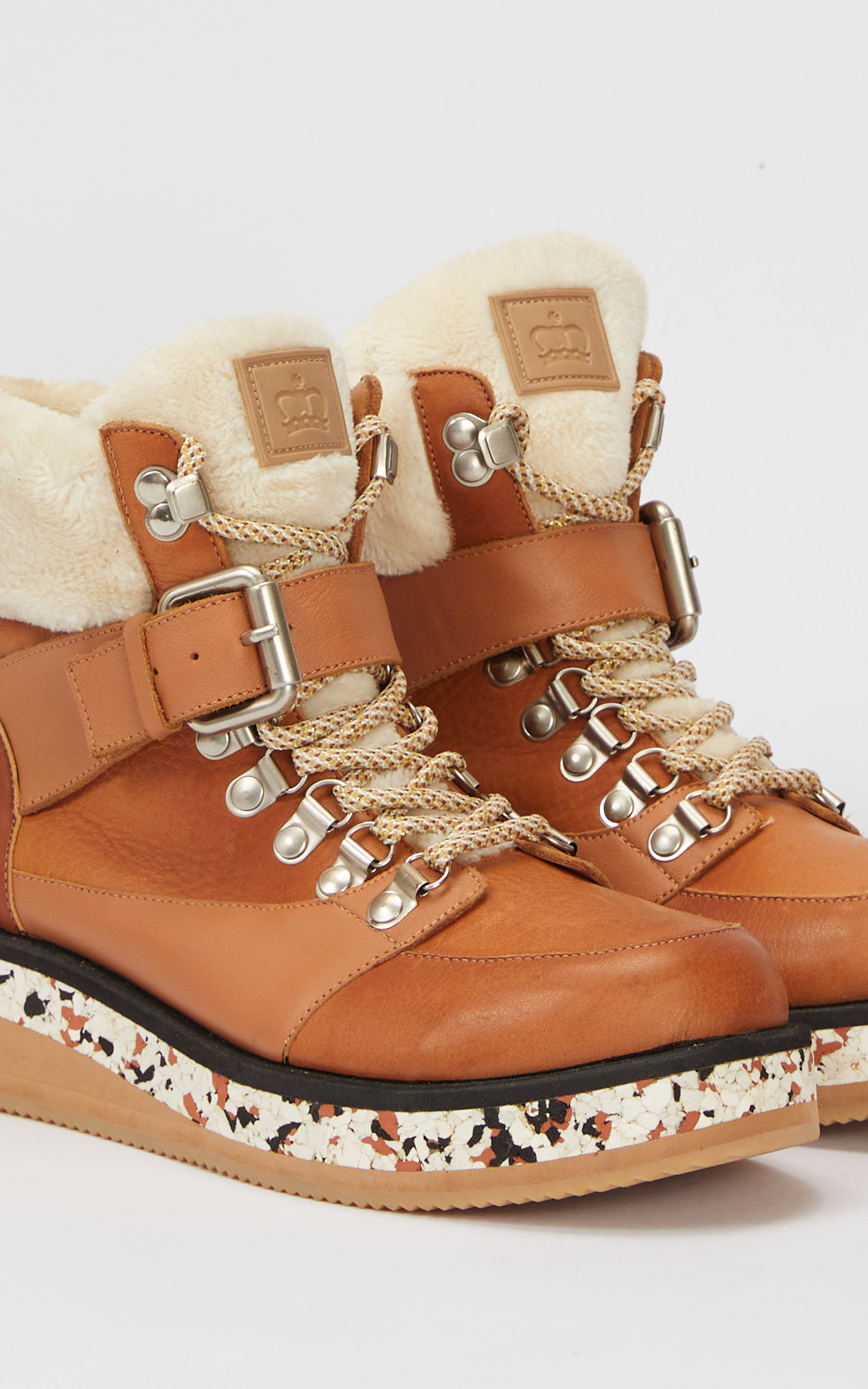Borcego Camel