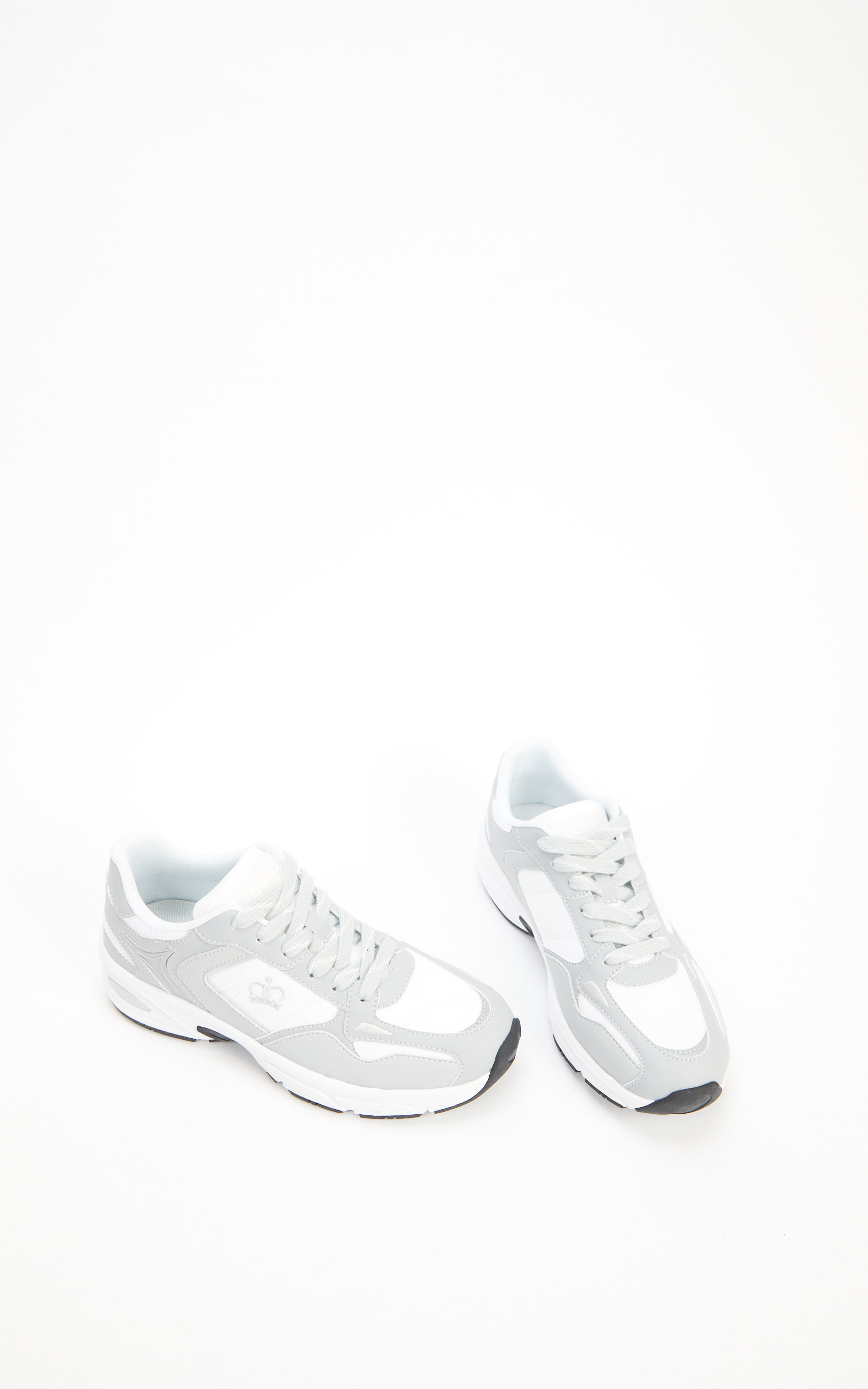 Zapatilla Gris