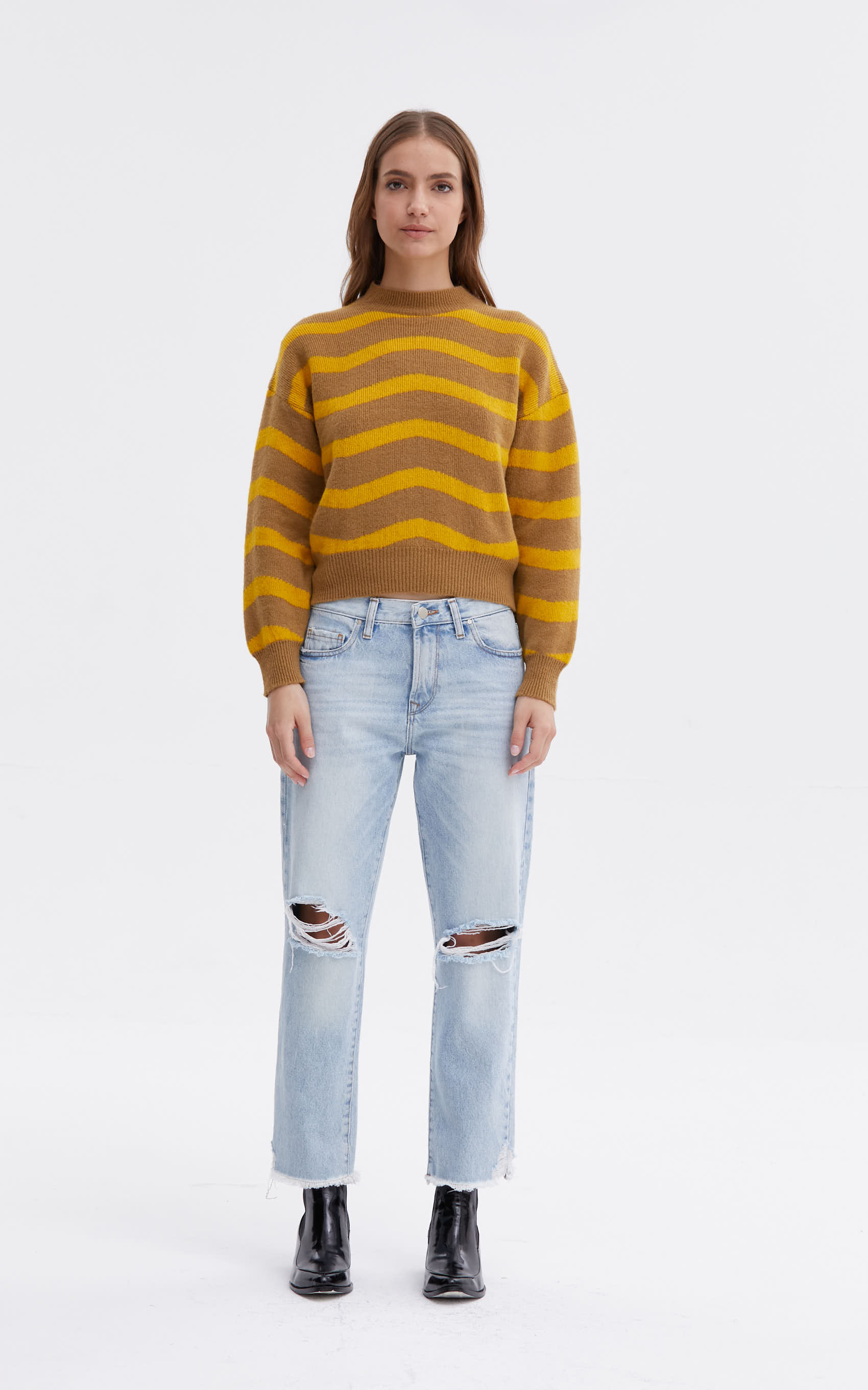 paula_sweater-james_00-17-2023__picture-87286