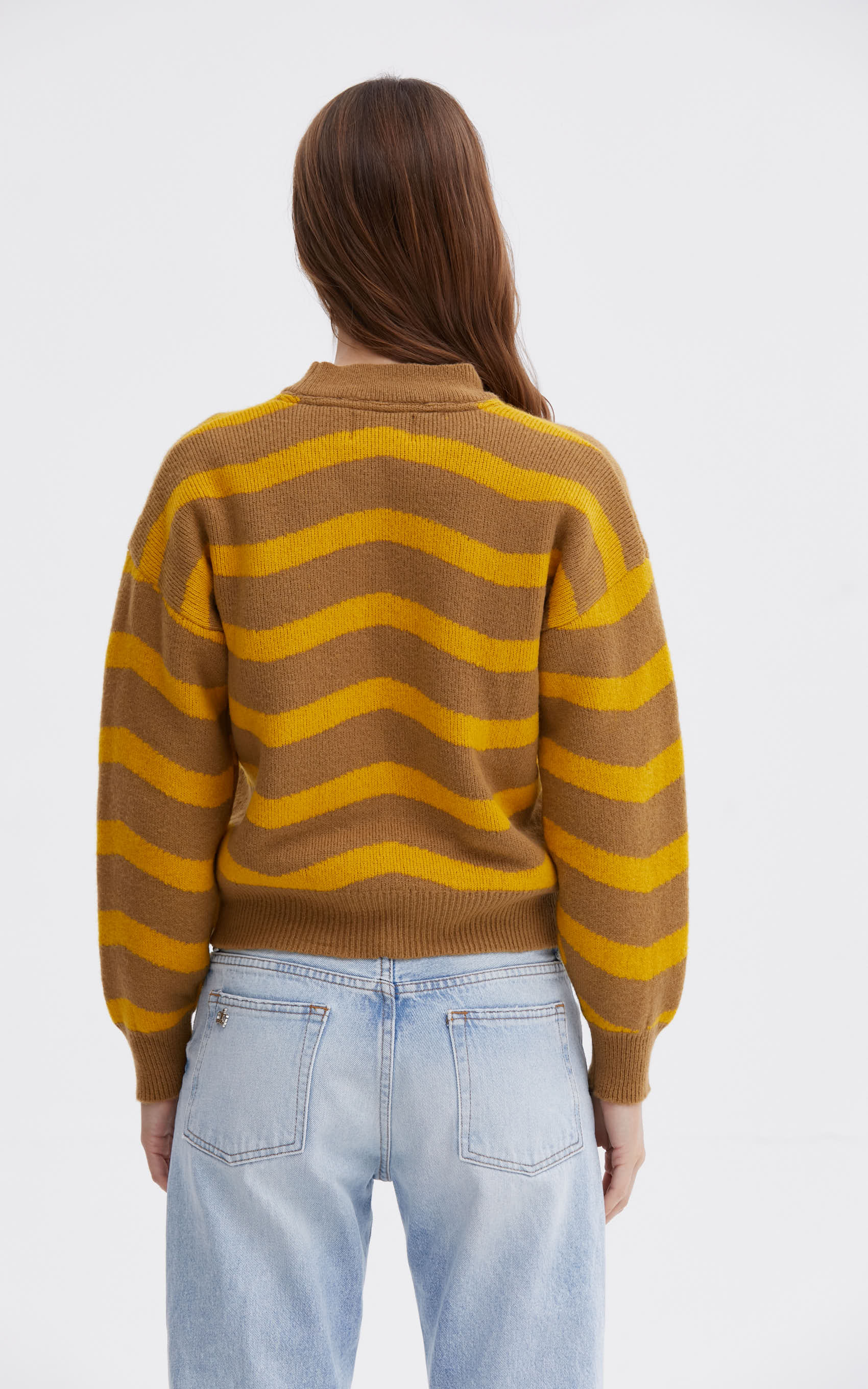 paula_sweater-james_00-17-2023__picture-87288